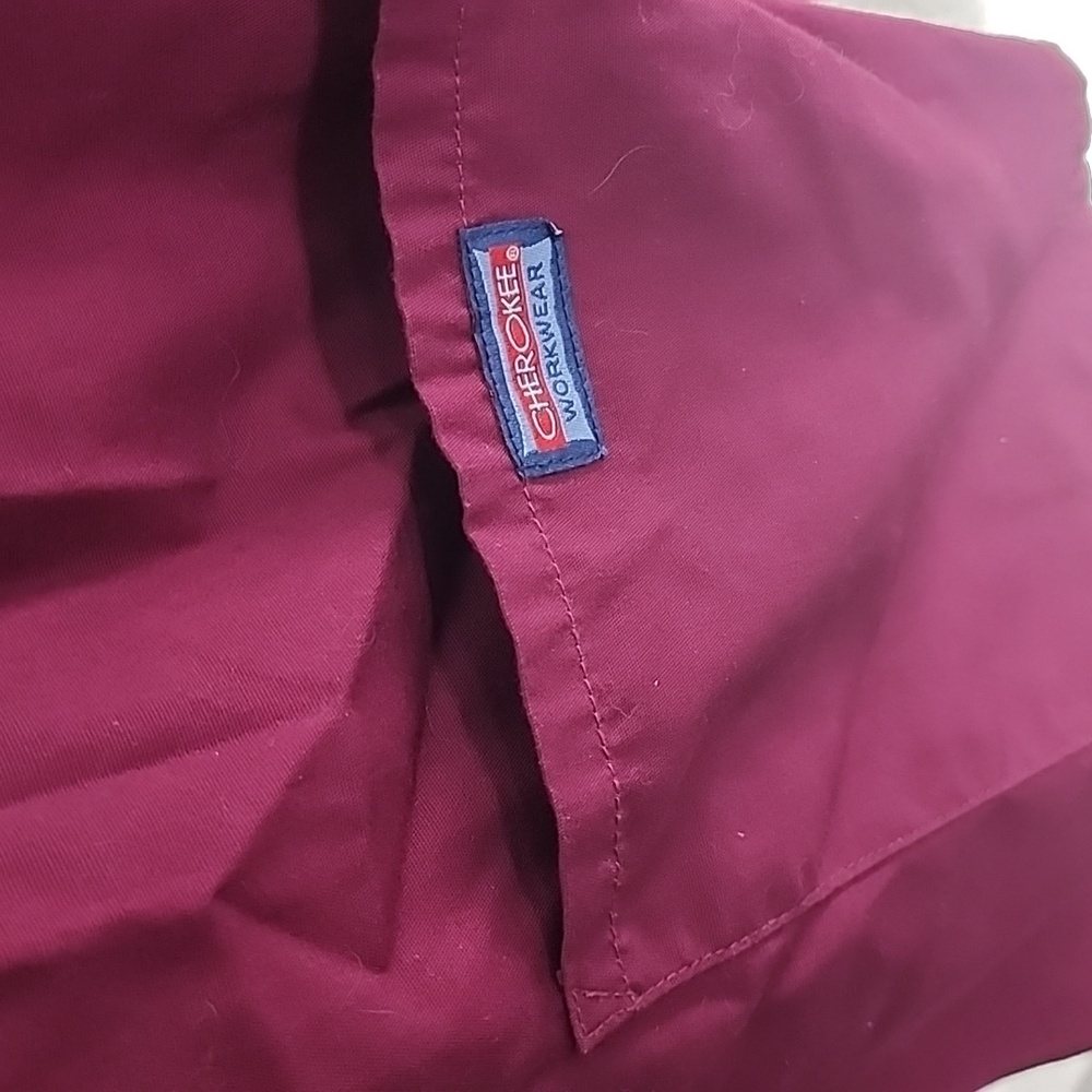 Red scrub jacket - Picture 6 of 9